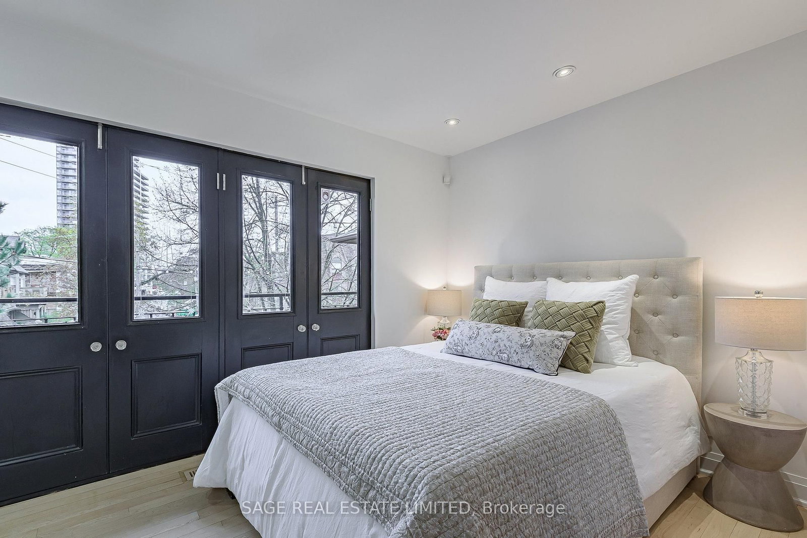 86 Dupont Street • Toronto, ON photo 16