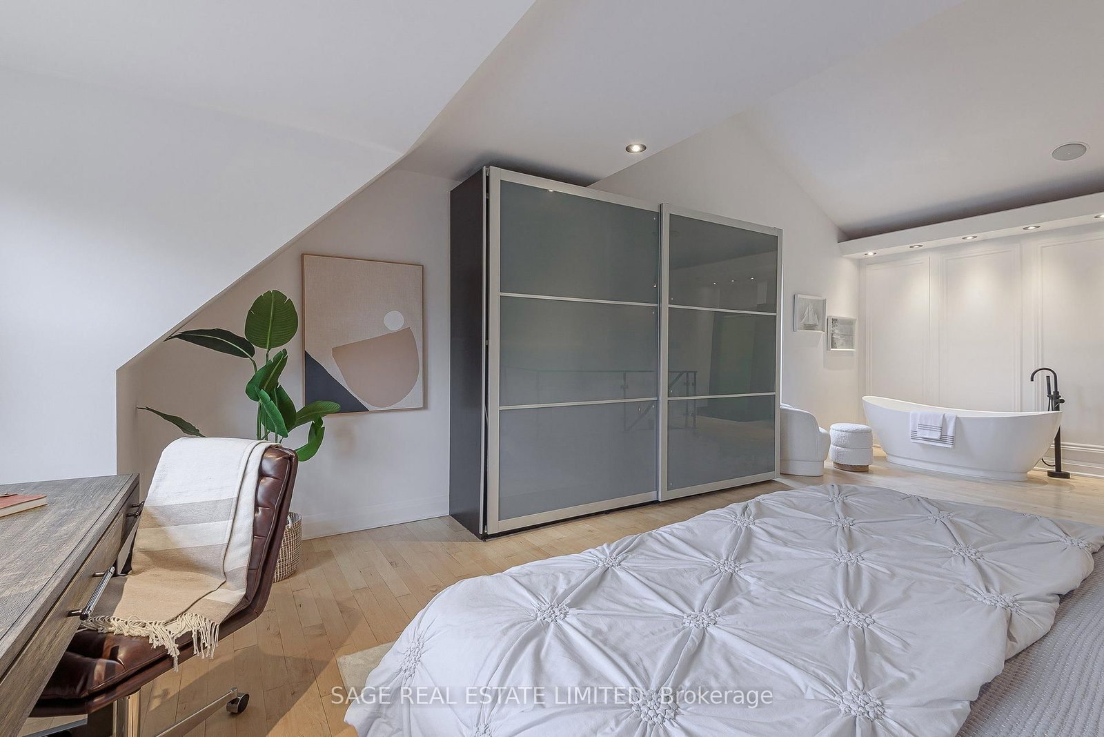 86 Dupont Street • Toronto, ON photo 24