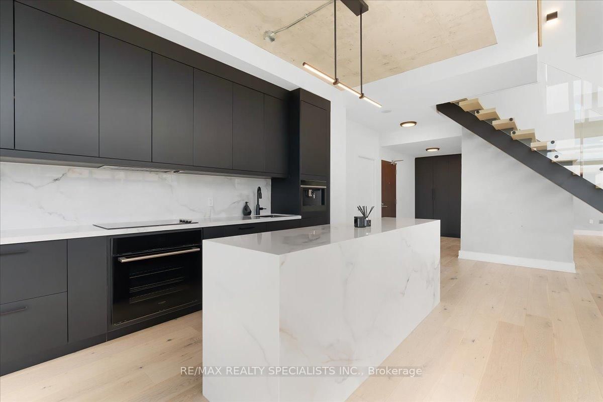 15 Iceboat Terrace • #PH06 • Toronto, ON photo 15