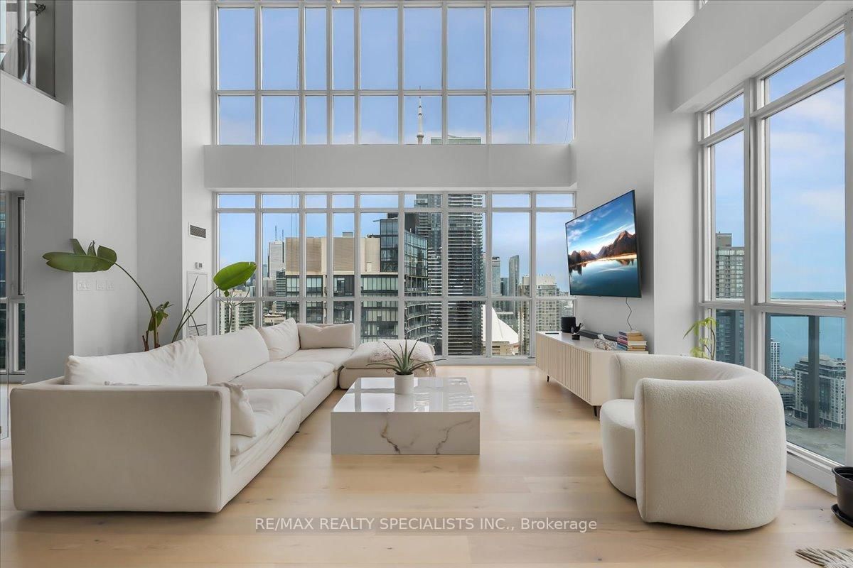 15 Iceboat Terrace • #PH06 • Toronto, ON photo 18