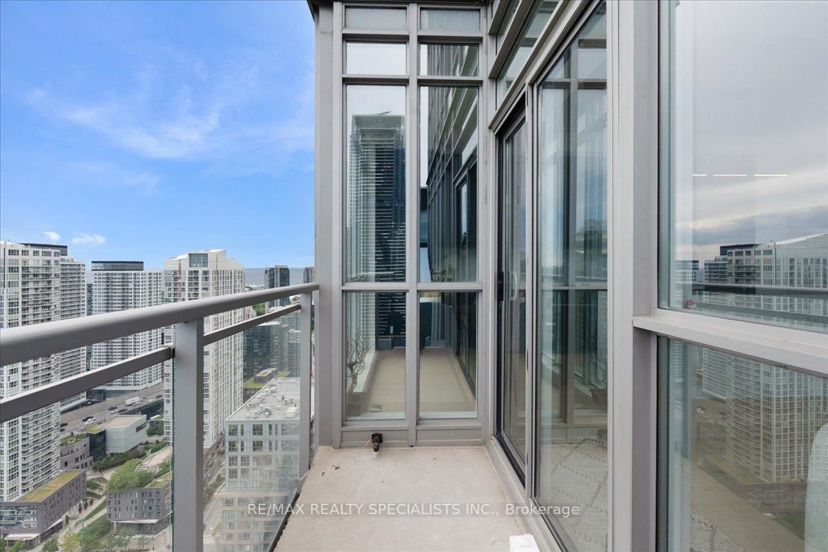 15 Iceboat Terrace • #PH06 • Toronto, ON photo 29