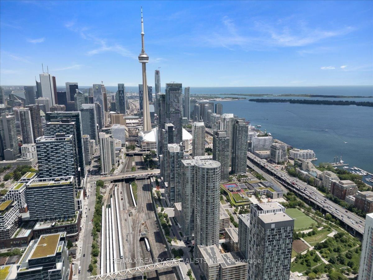 15 Iceboat Terrace • #PH06 • Toronto, ON photo 49