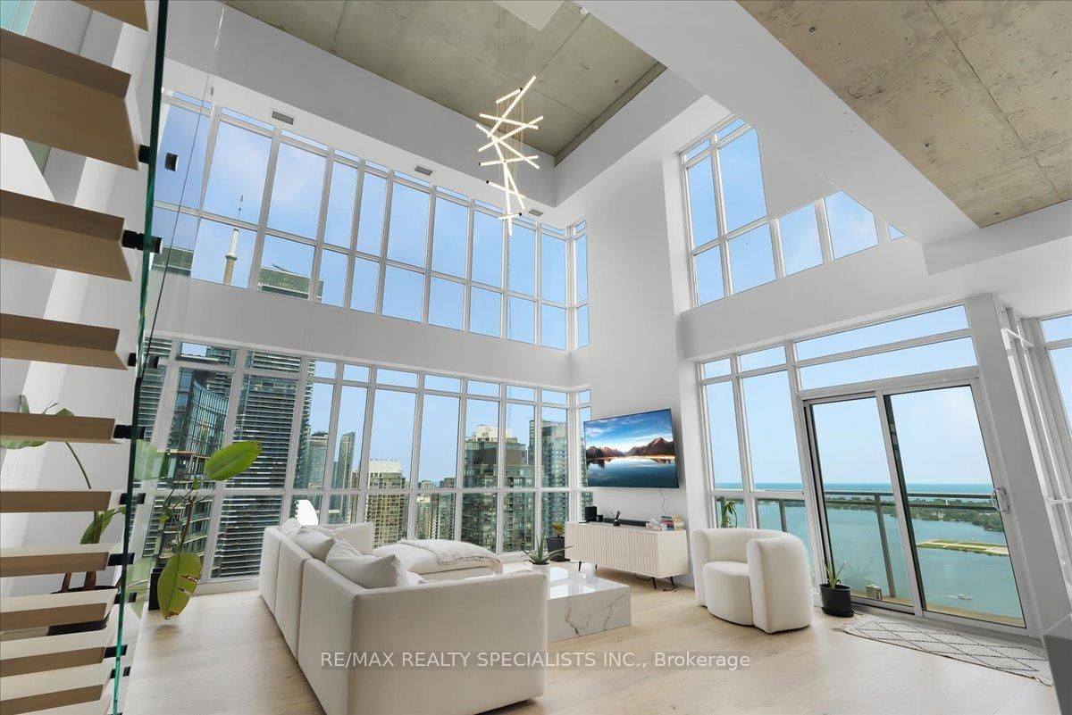 15 Iceboat Terrace • #PH06 • Toronto, ON photo 9