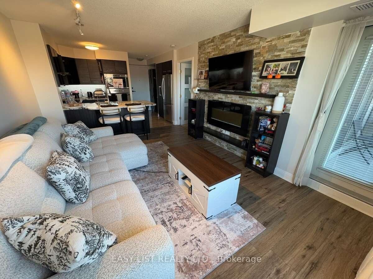 326-120 Dallimore Circle, Toronto, ON, photo 4