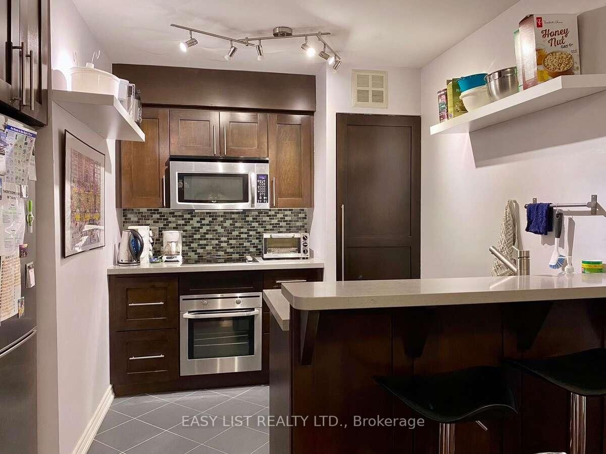 1916-1055 Bay Street, Toronto, ON, photo 5