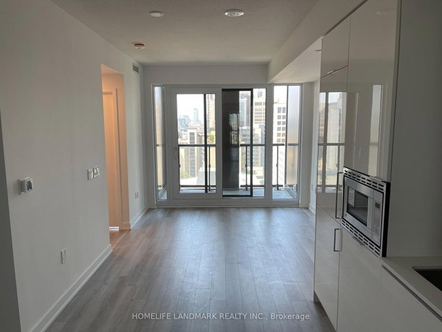 1701 - 238 Simcoe Street