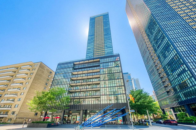 811 - 101 Charles Street E