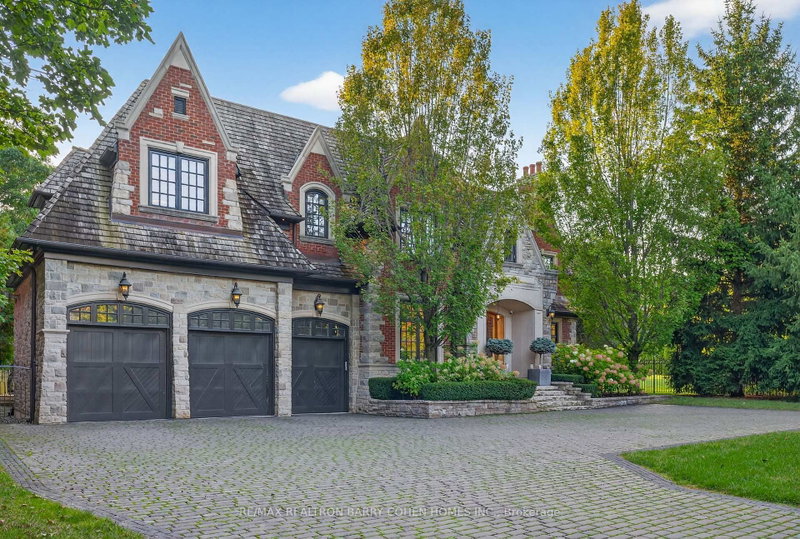 76 Arjay Crescent