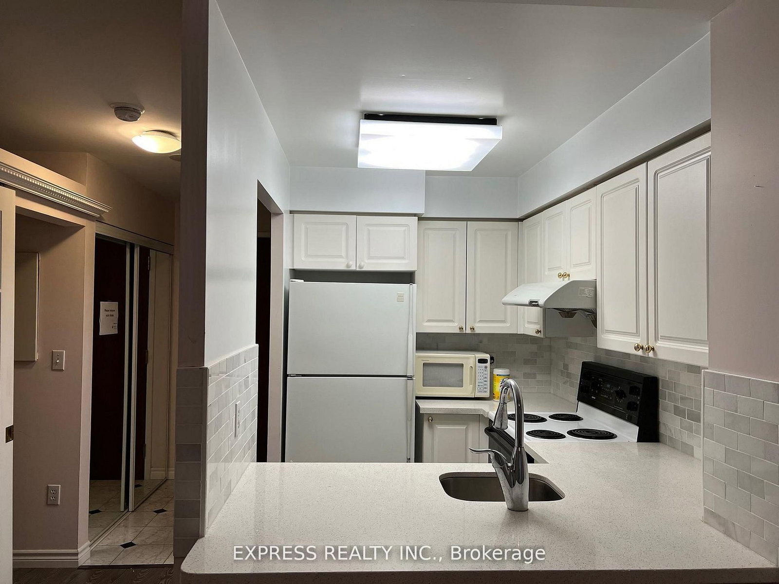103-8 Pemberton Avenue, Toronto, ON