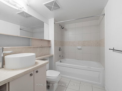 11 Brunel Court • #5005 • Toronto, ON