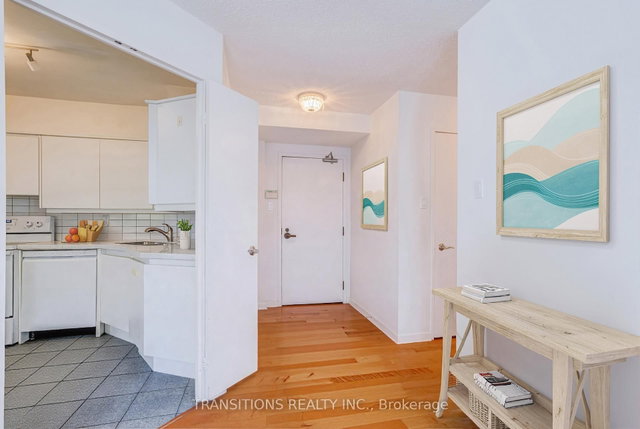 610 - 25 Maitland Street