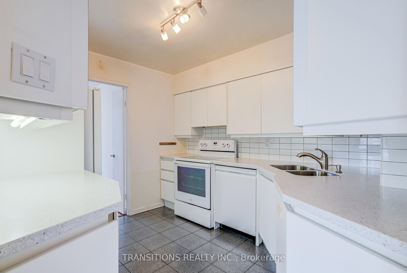25 Maitland Street • #610 • Toronto, ON photo 15