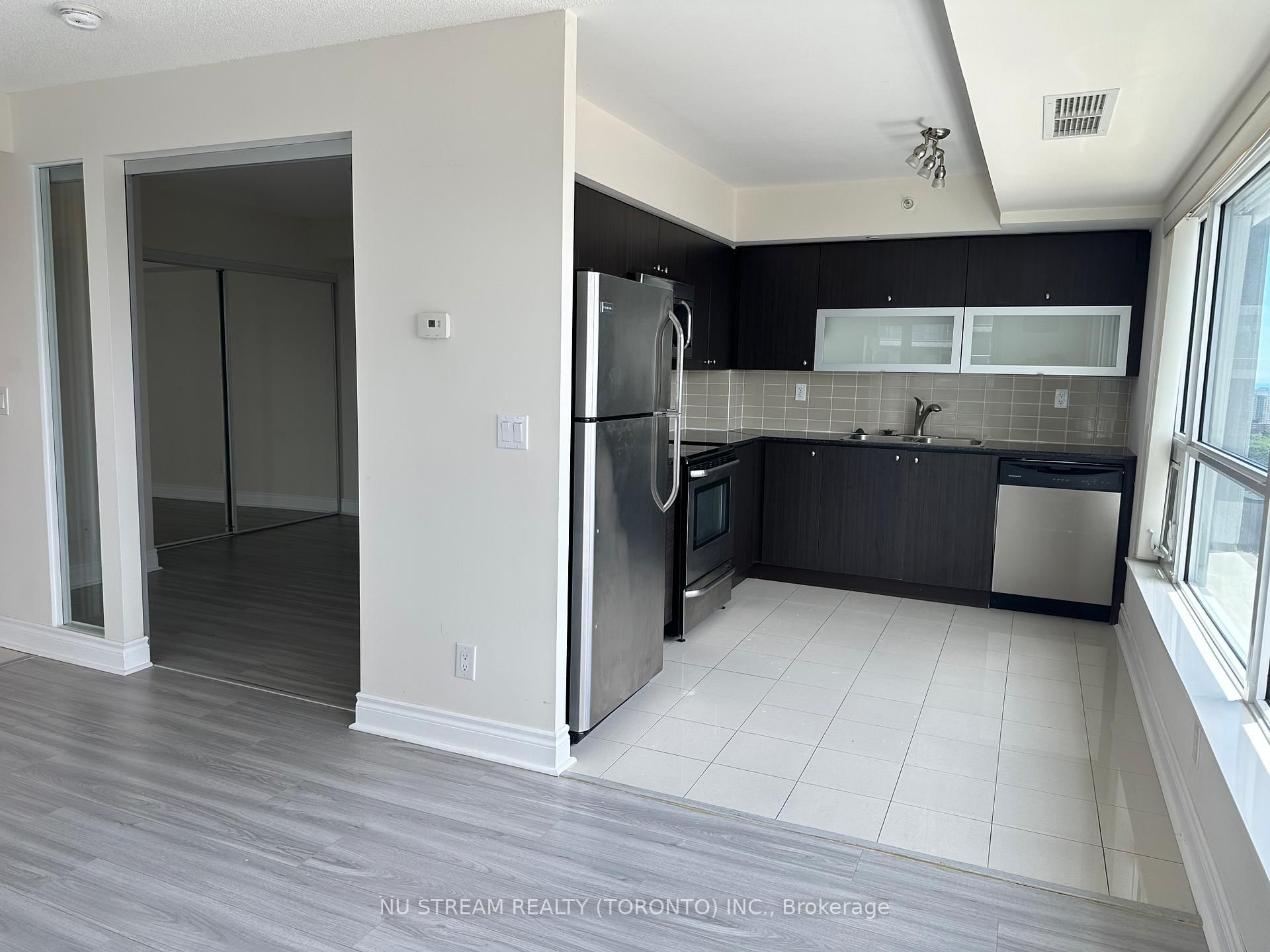 275 Yorkland Road, Unit 2802