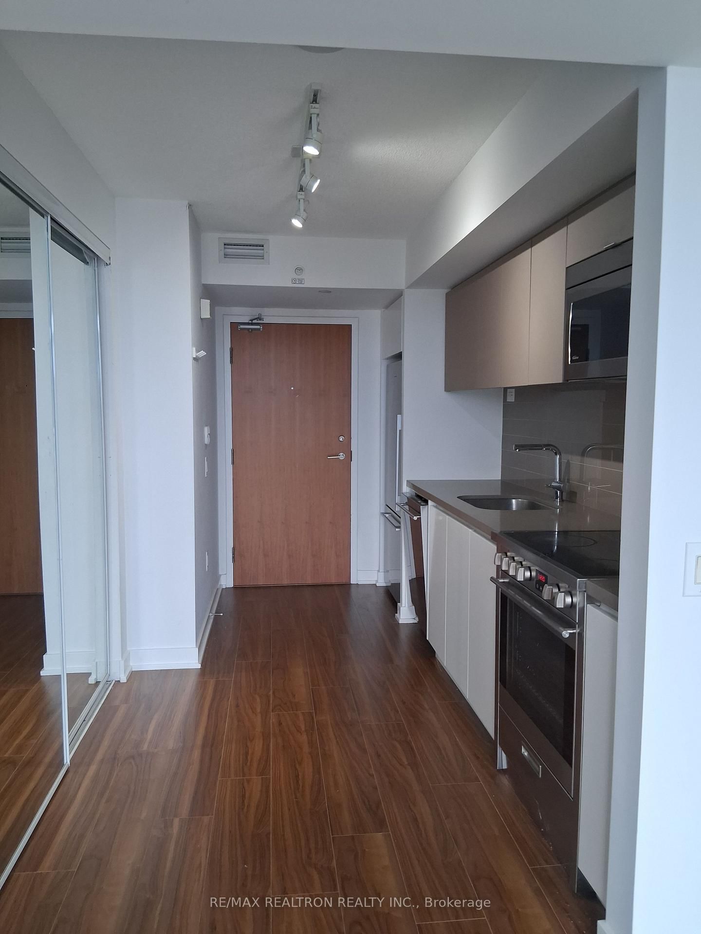 3108-85 Queens Wharf Road, Toronto, ON, photo 4