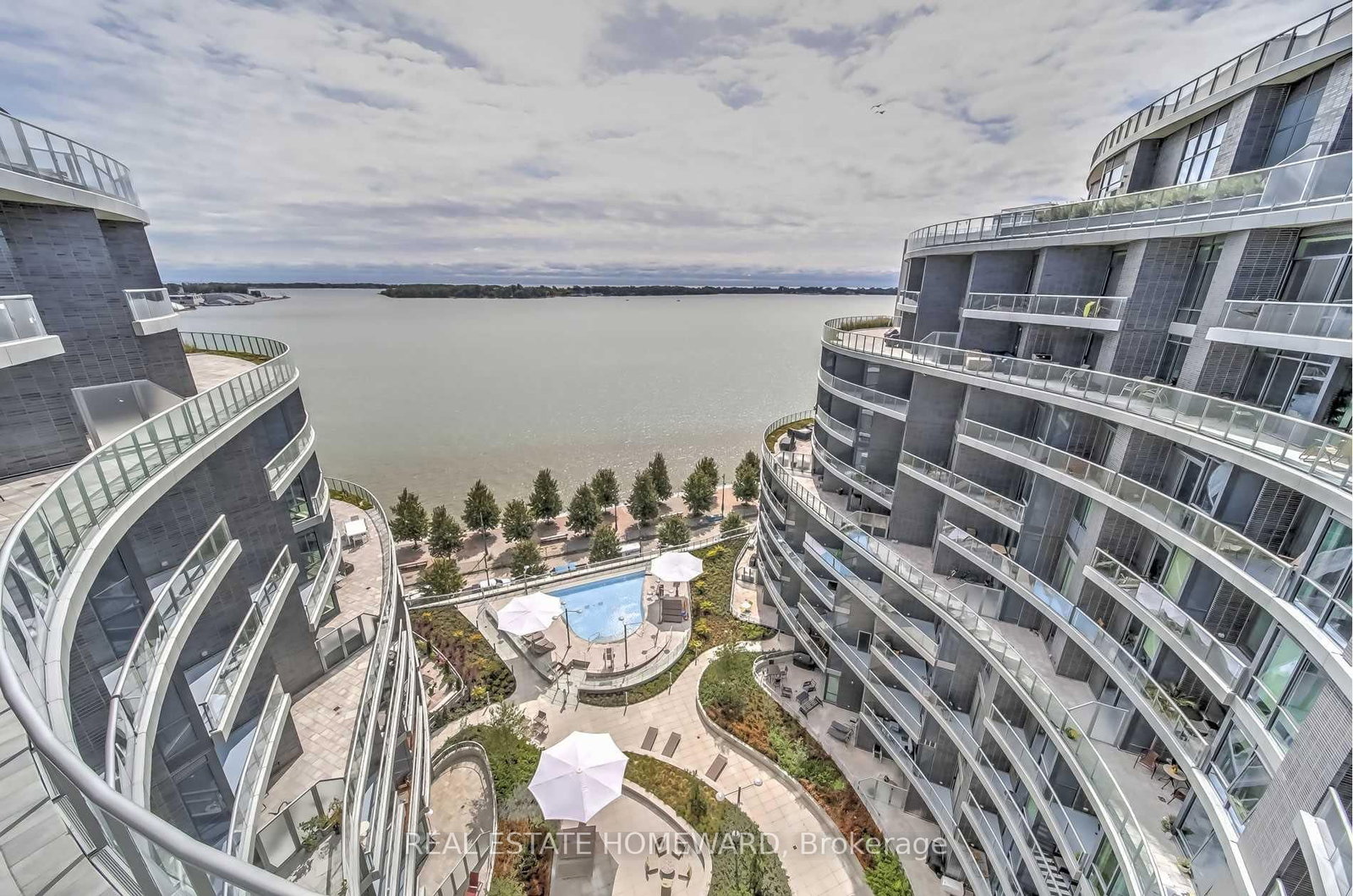 413-1 Edgewater Drive, Toronto, ON