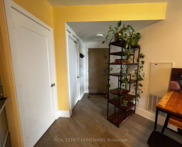 413 - 1 Edgewater Drive S