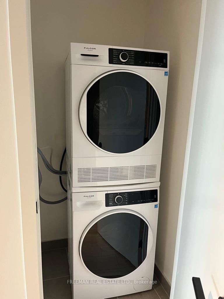 5 Lakeview Avenue • #406 • Toronto, ON photo 8