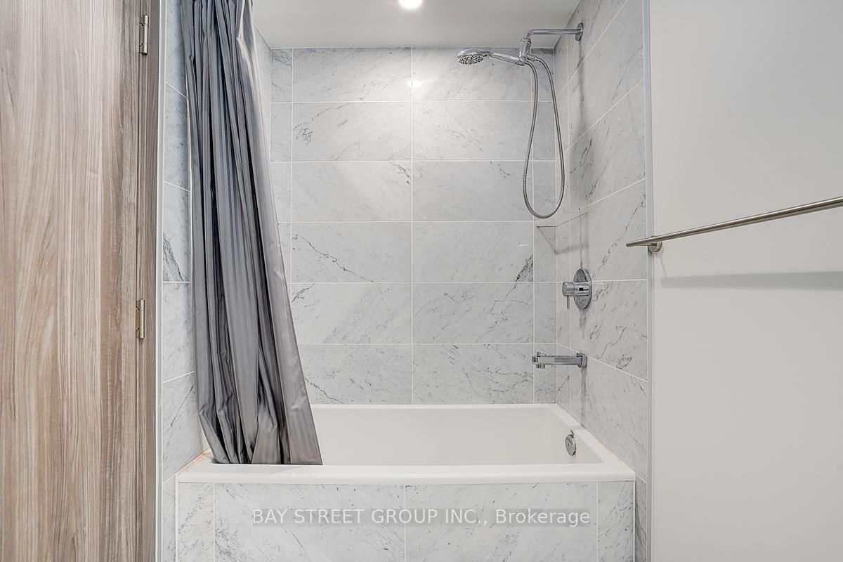 95 Mcmahon Drive • #2512 • Toronto, ON photo 9