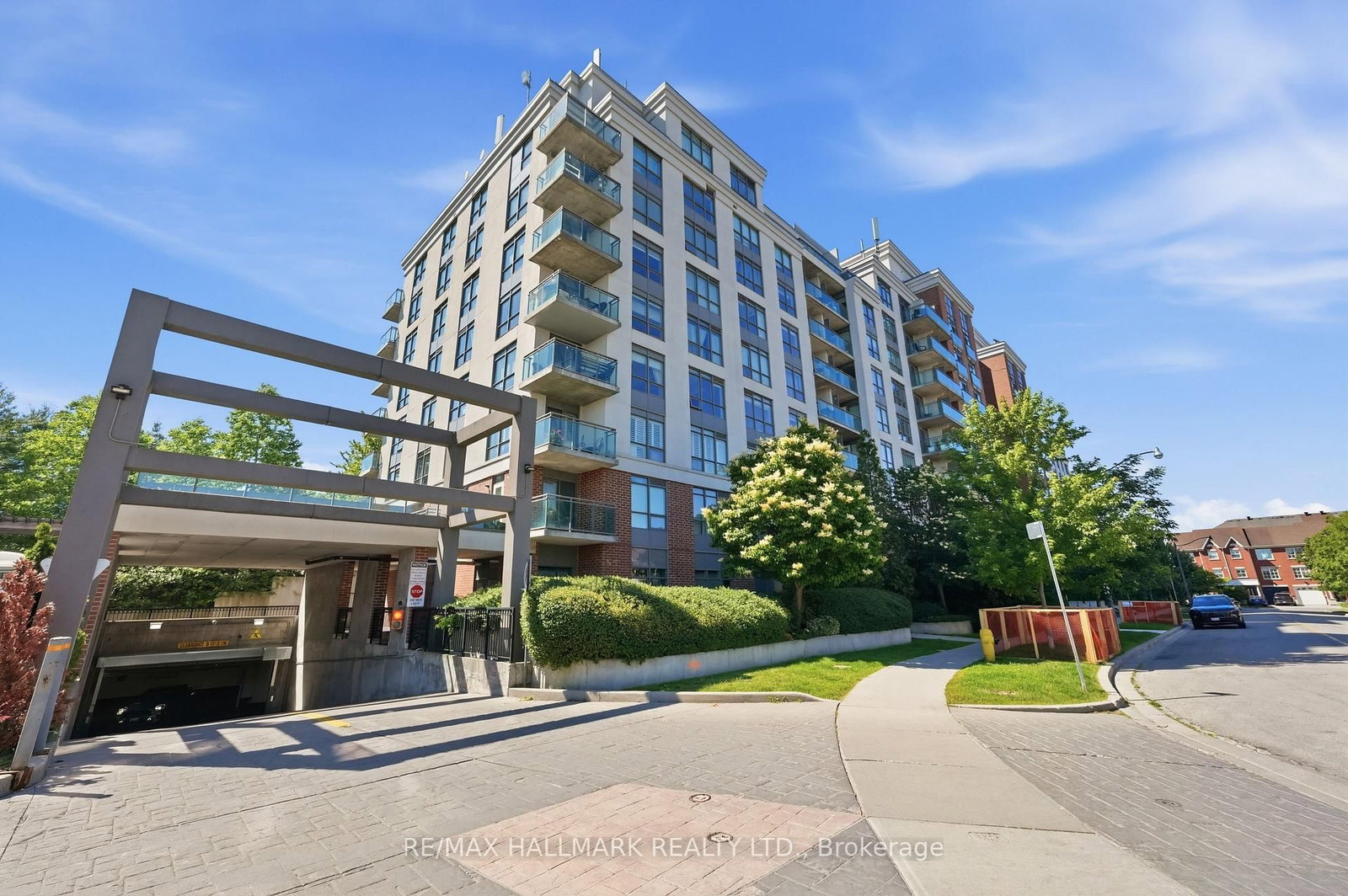 417-120 Dallimore Circle, Toronto, ON