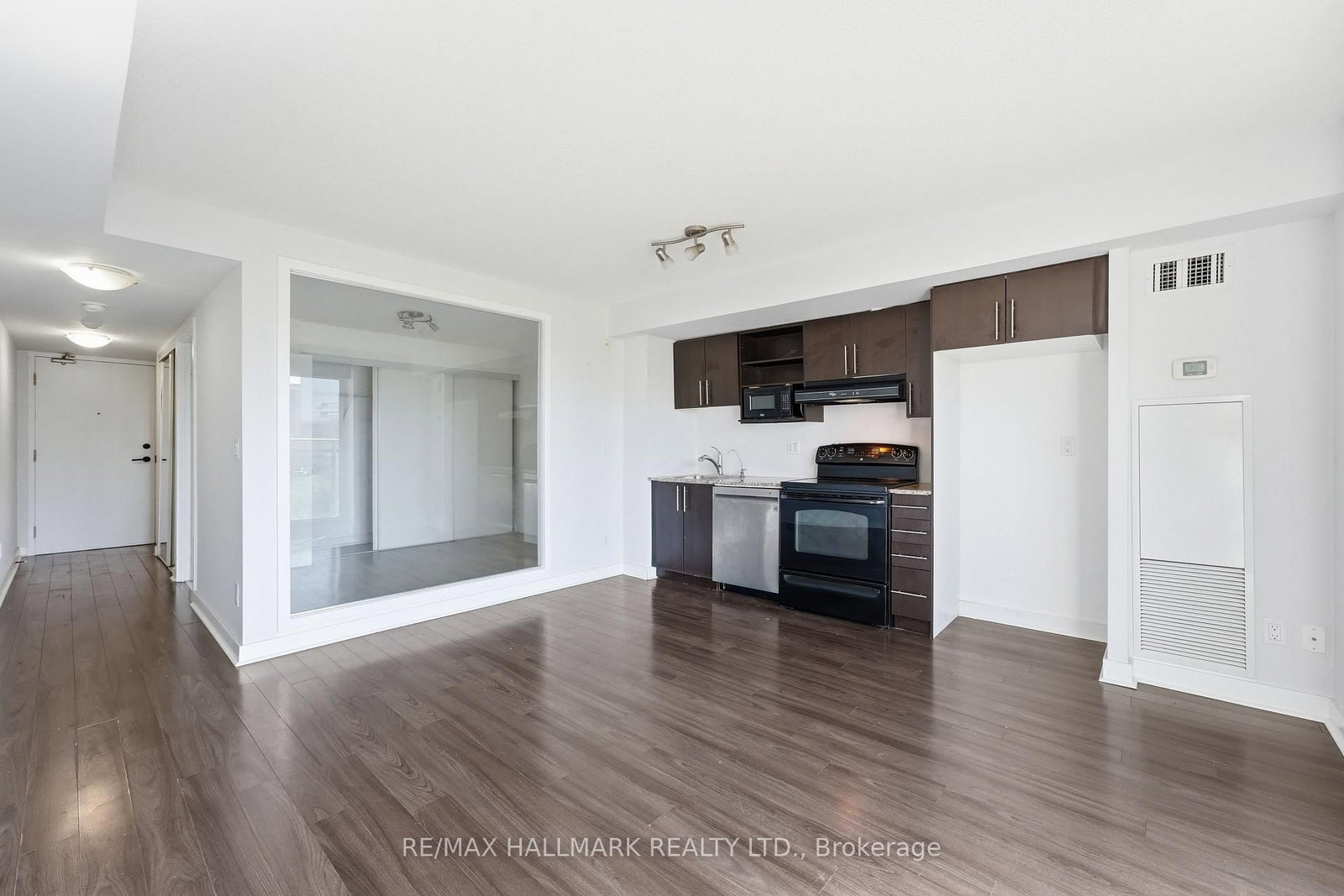 417-120 Dallimore Circle, Toronto, ON, photo 5