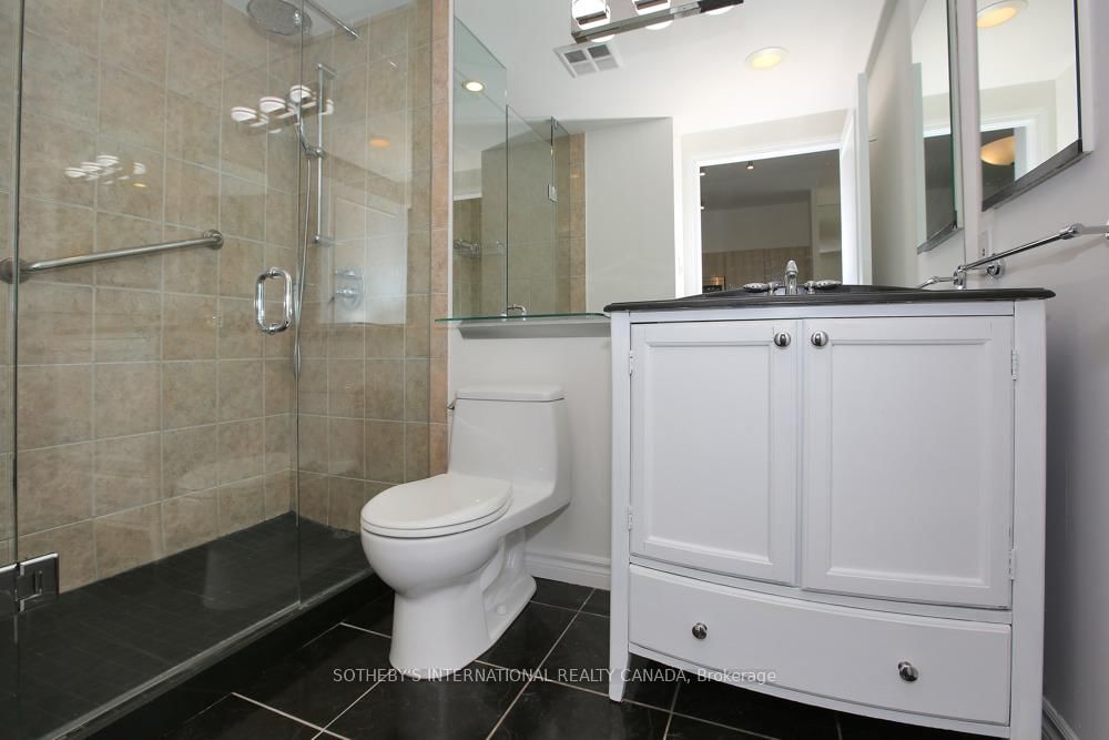 600 W Queens Quay • #SPH22 • Toronto, ON photo 17