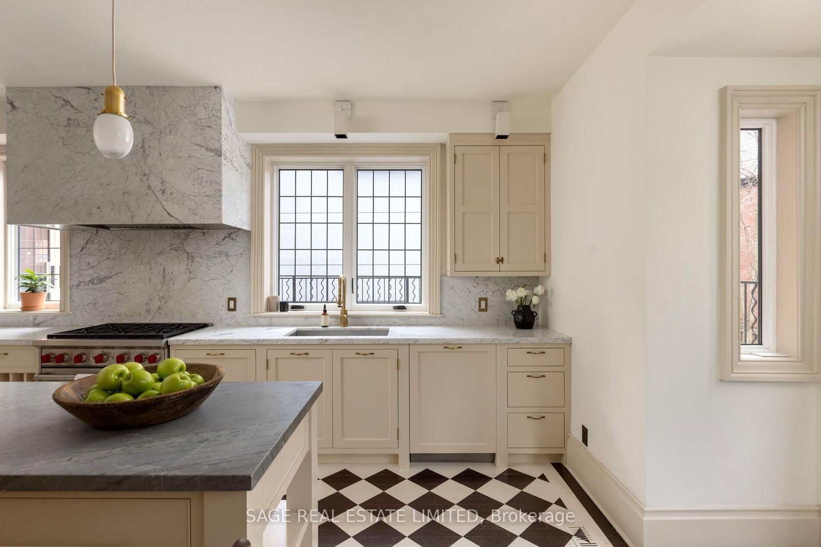 104 Park Road • Toronto, ON photo 15