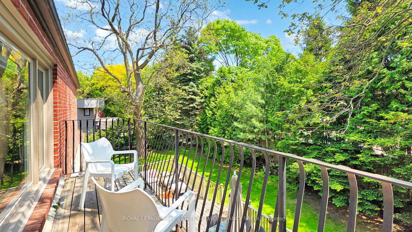 21 Forest Heights Boulevard • Toronto, ON photo 15