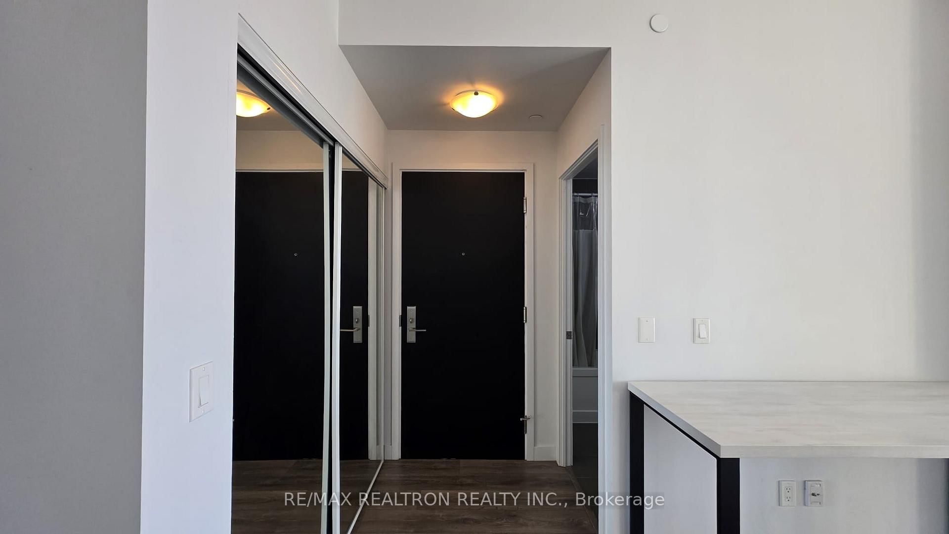 8 Eglinton Avenue E, Unit 2605