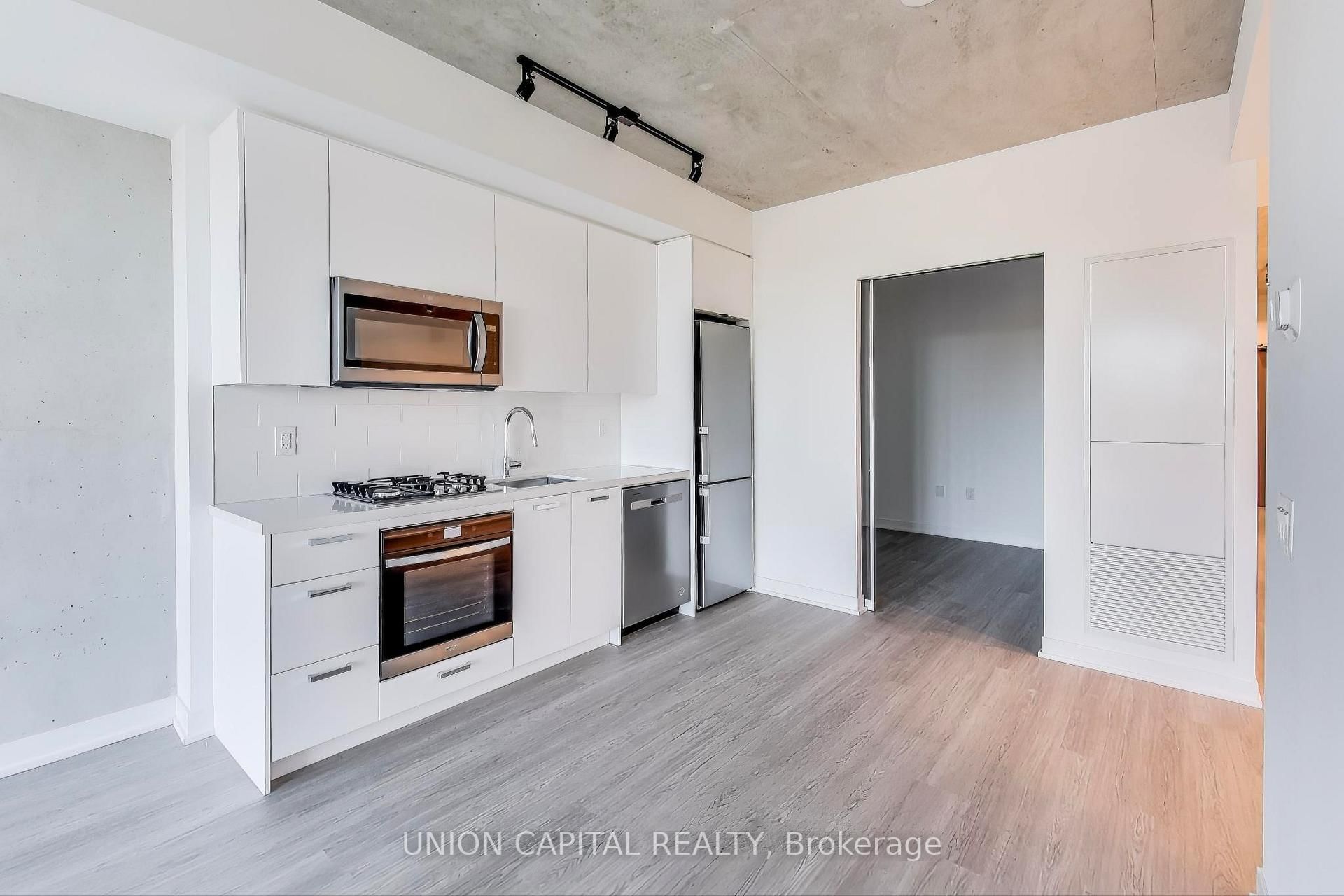 195 McCaul Street, Unit 502