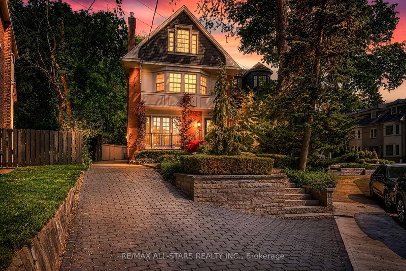 30 Edgewood Crescent