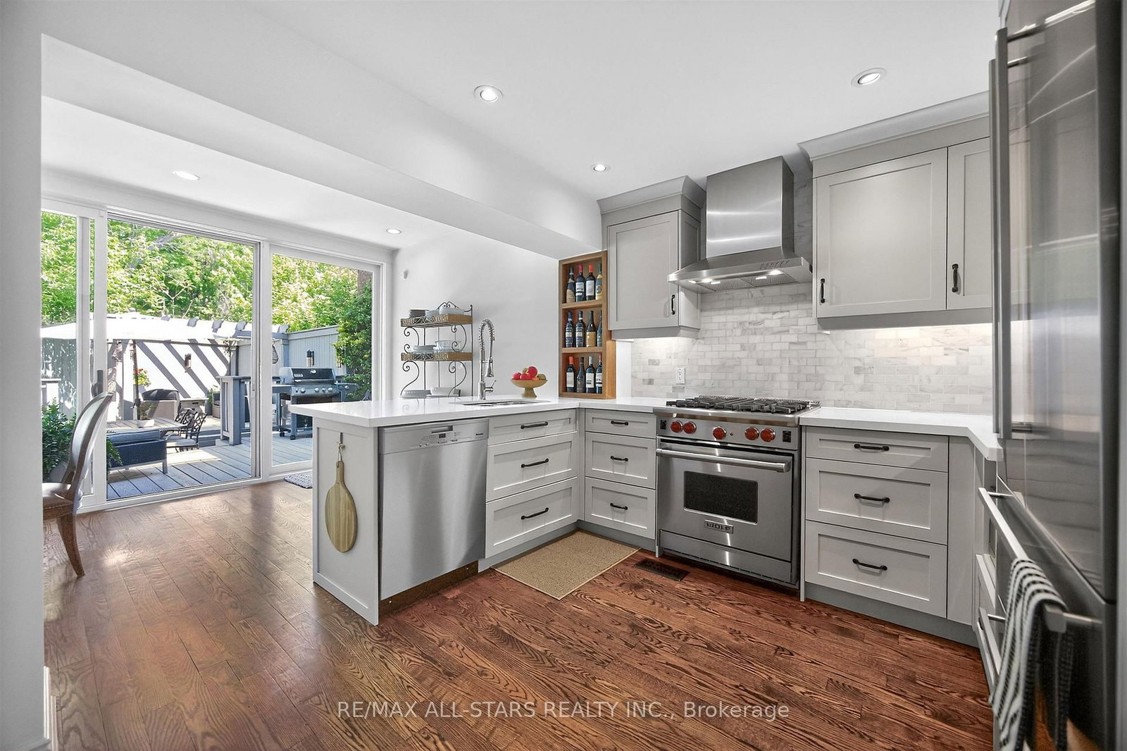 30 Edgewood Crescent • Toronto, ON photo 13