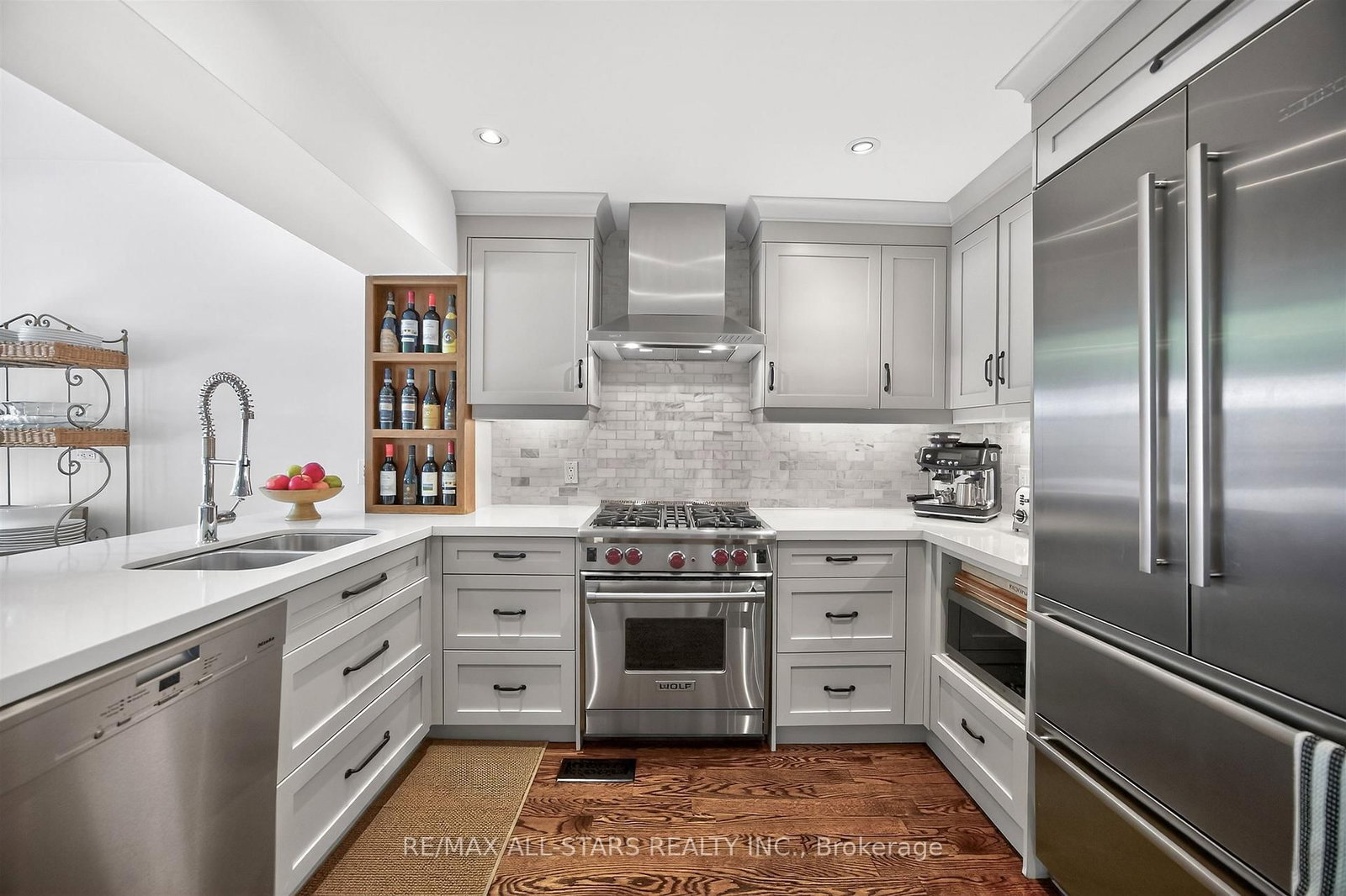 30 Edgewood Crescent • Toronto, ON photo 14