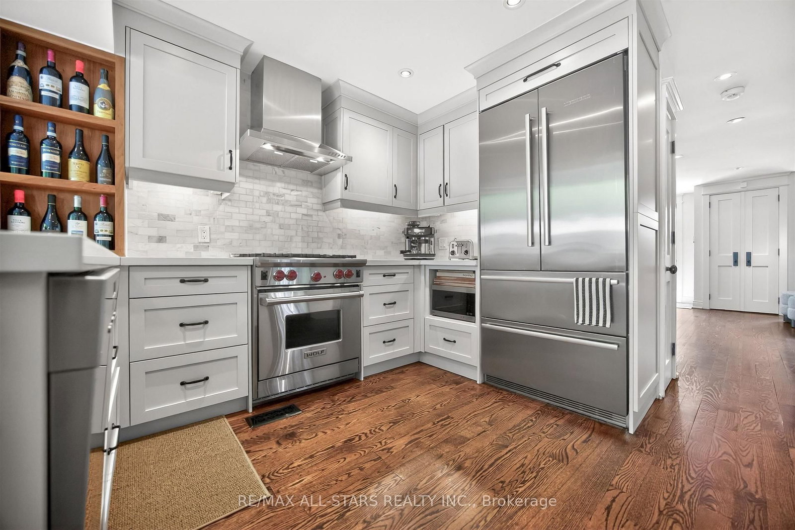 30 Edgewood Crescent • Toronto, ON photo 15