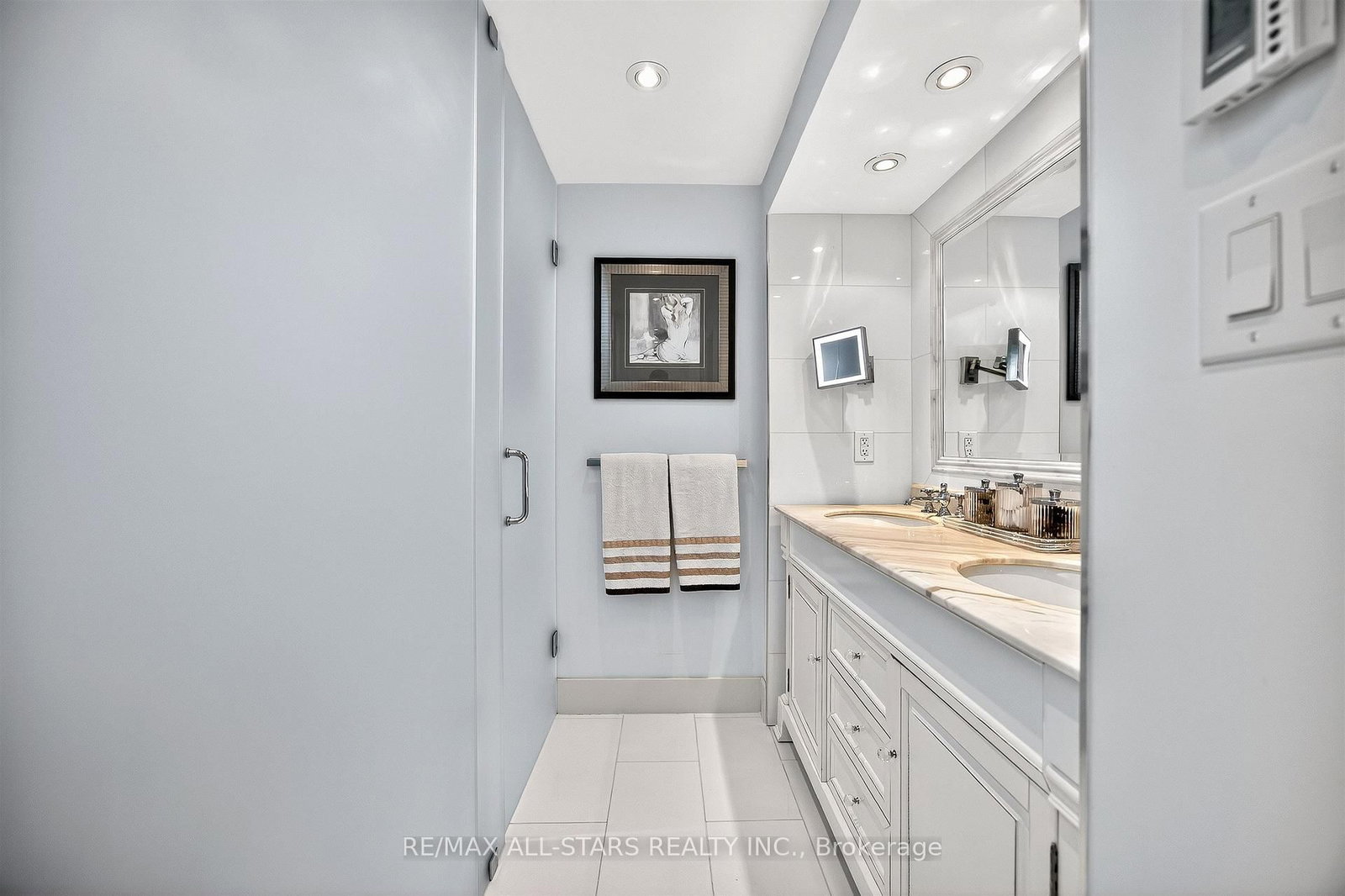 30 Edgewood Crescent • Toronto, ON photo 27