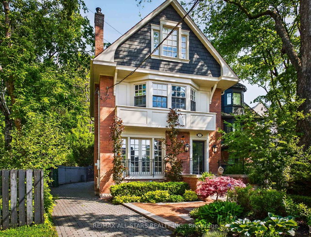 30 Edgewood Crescent