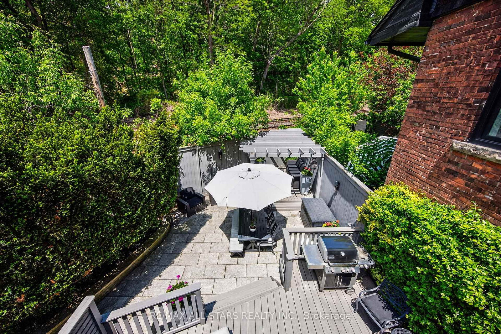 30 Edgewood Crescent • Toronto, ON photo 31