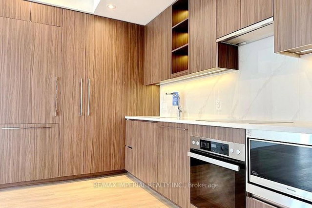 507 - 27 McMahon Drive