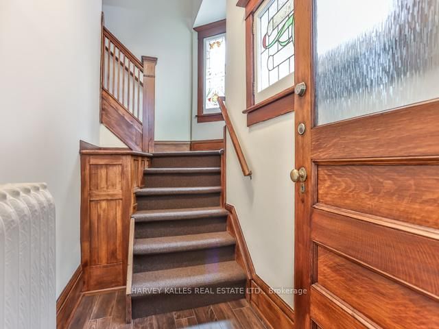 2nd Flr - 3 Glencairn Avenue