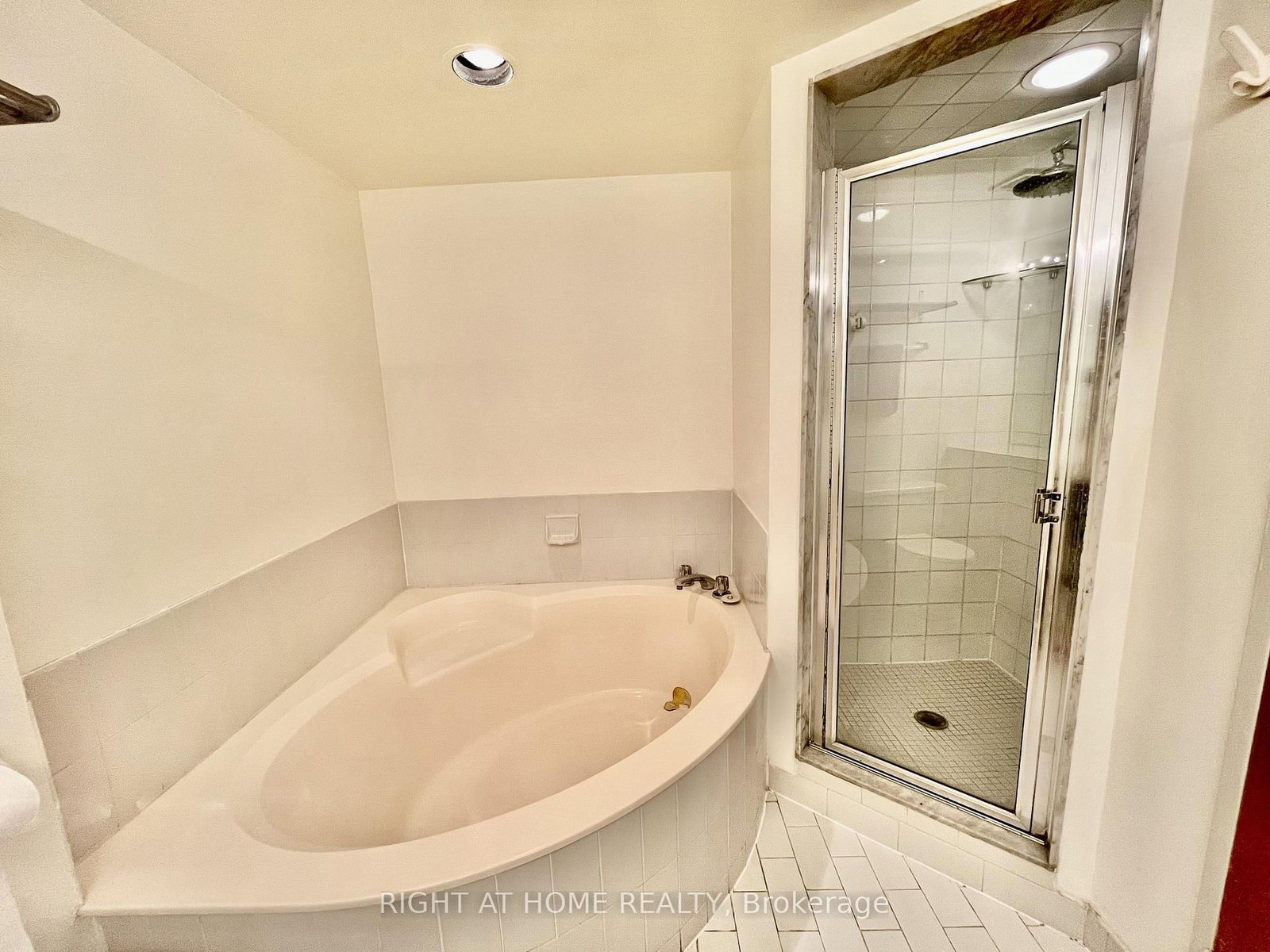 25 W Maitland Street • #1001 • Toronto, ON photo 13