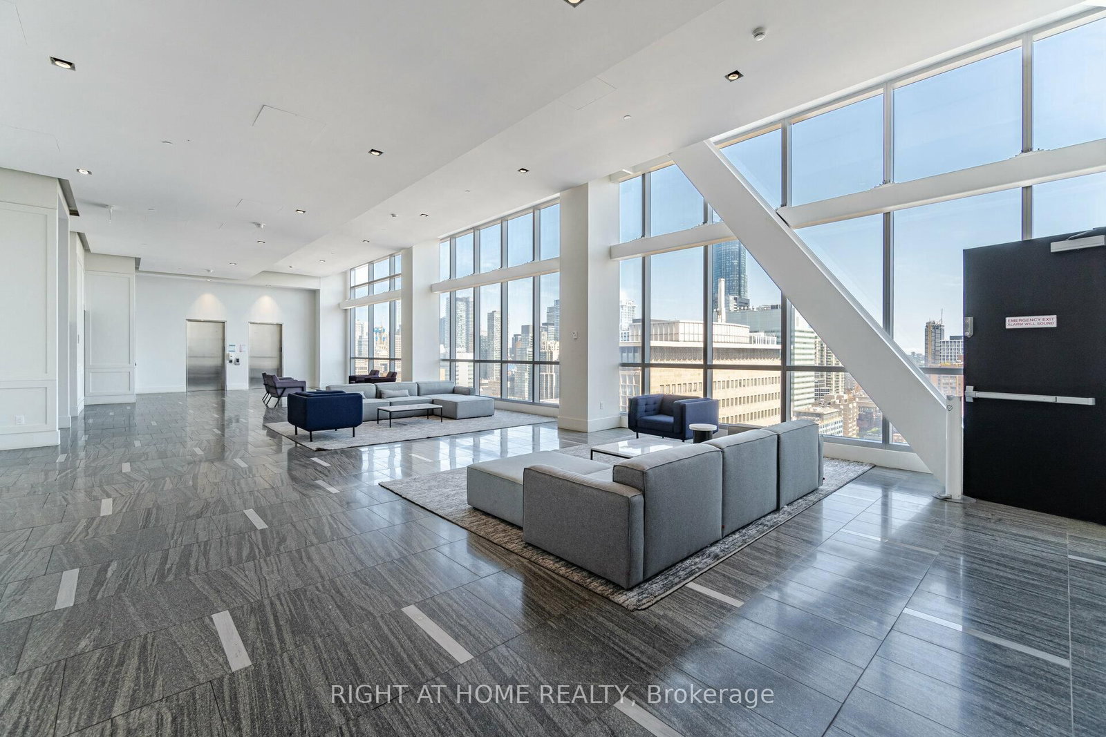 2507-488 University Avenue, Toronto, ON, photo 3