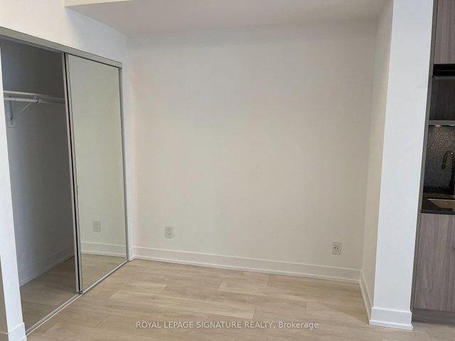 701 - 25 Adra Gardo Way