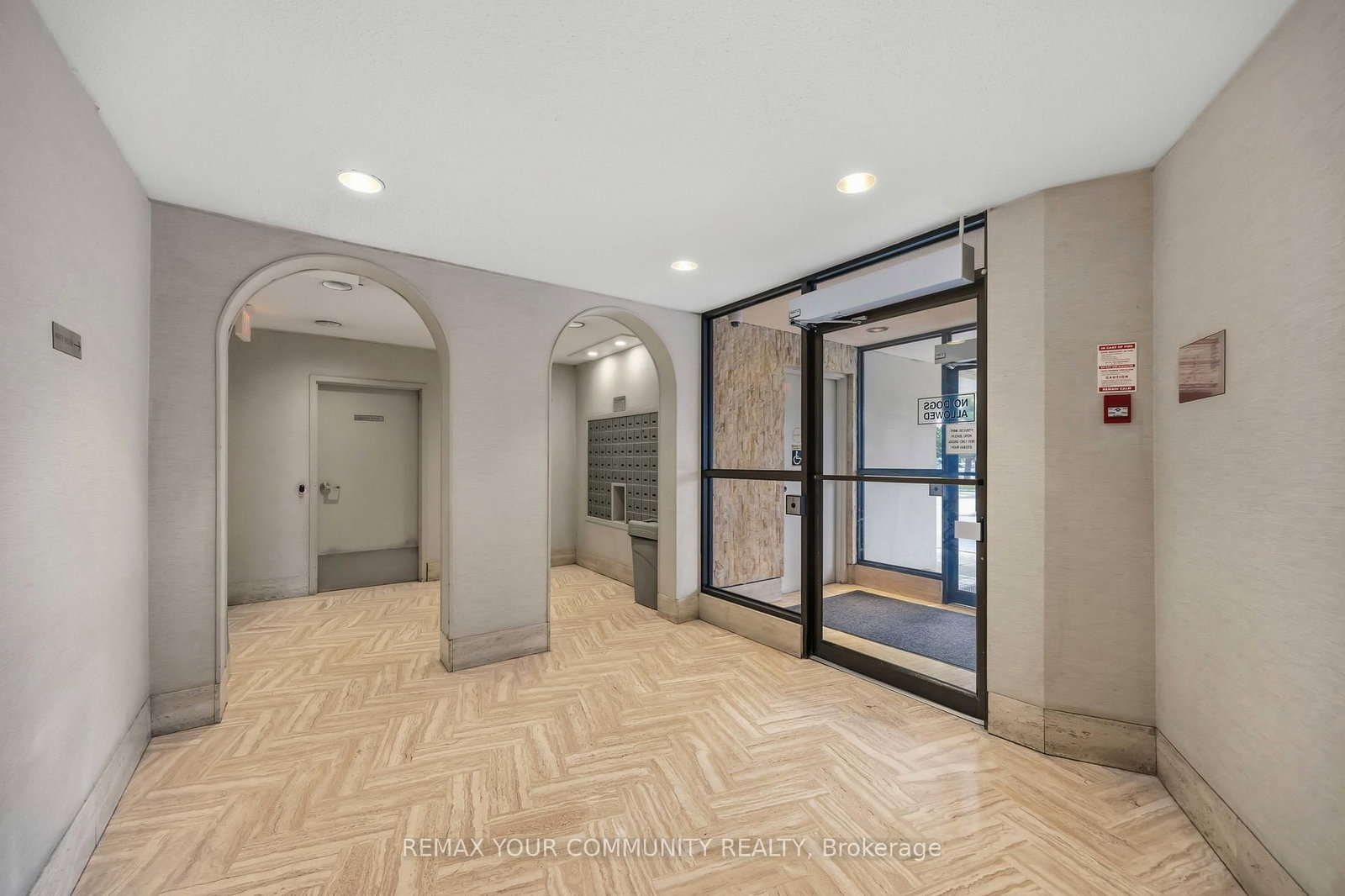 150 Neptune Drive • #801 • Toronto, ON photo 21