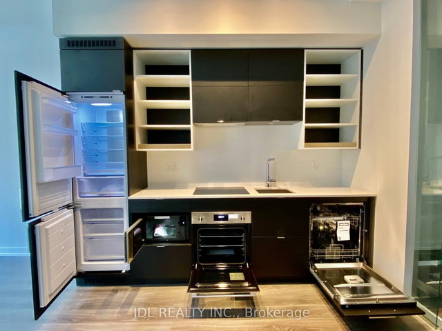 1207 - 20 Edward Street