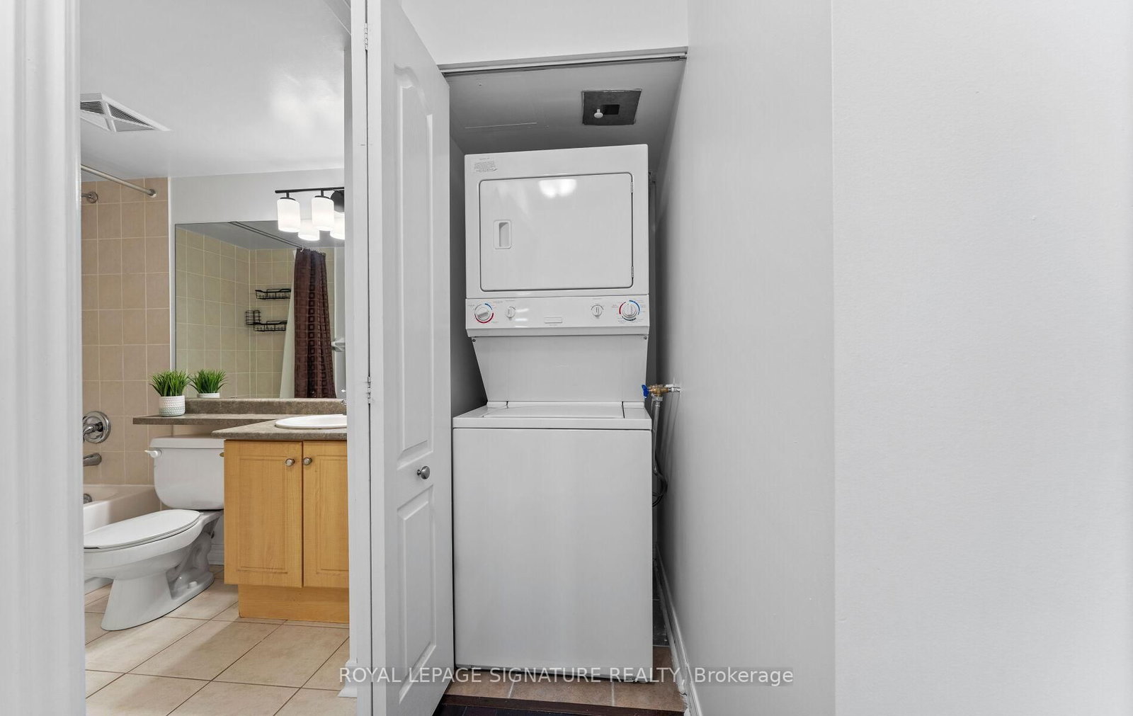 212 Eglinton Avenue E • #1411 • Toronto, ON photo 19
