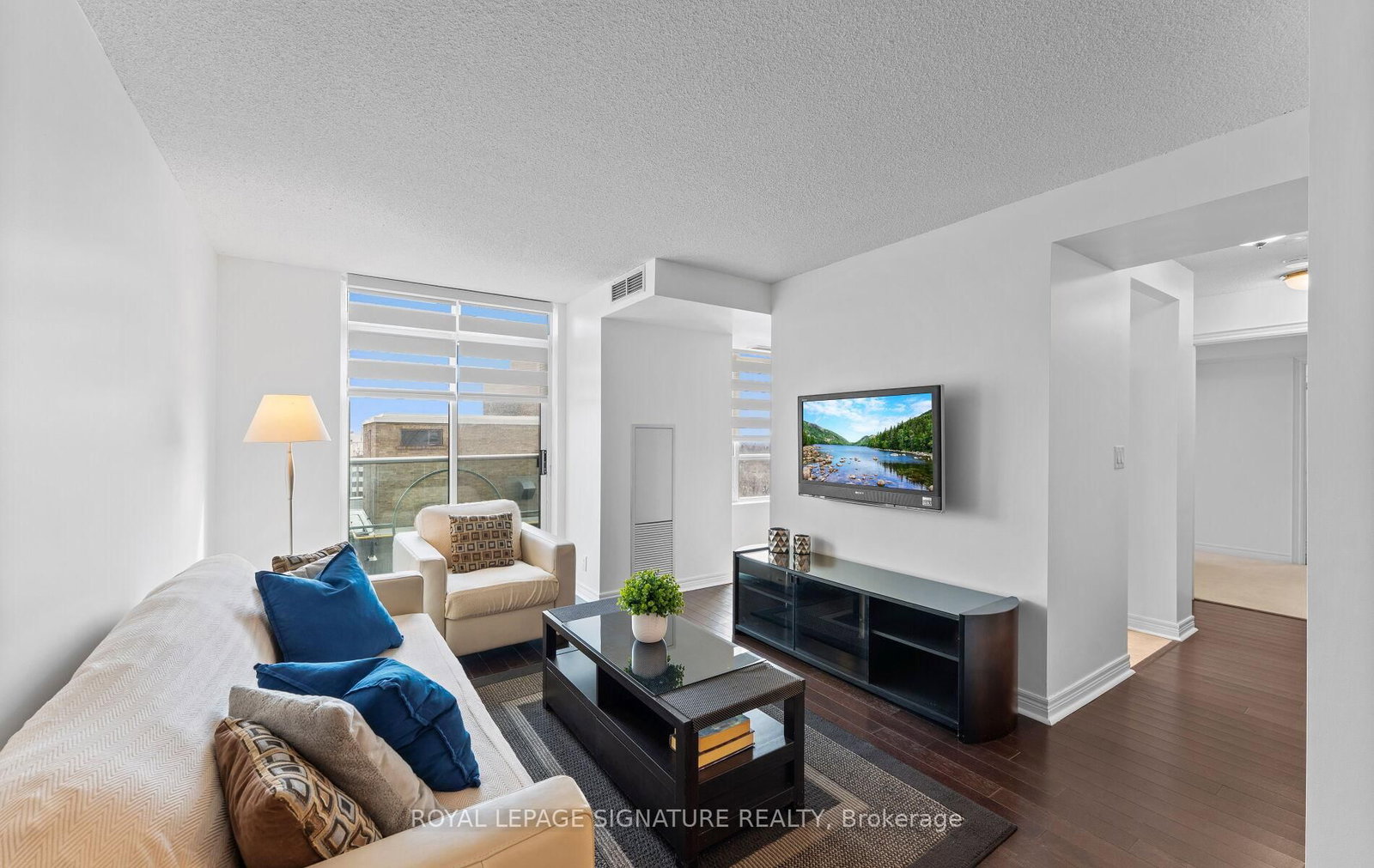 212 Eglinton Avenue E • #1411 • Toronto, ON photo 6