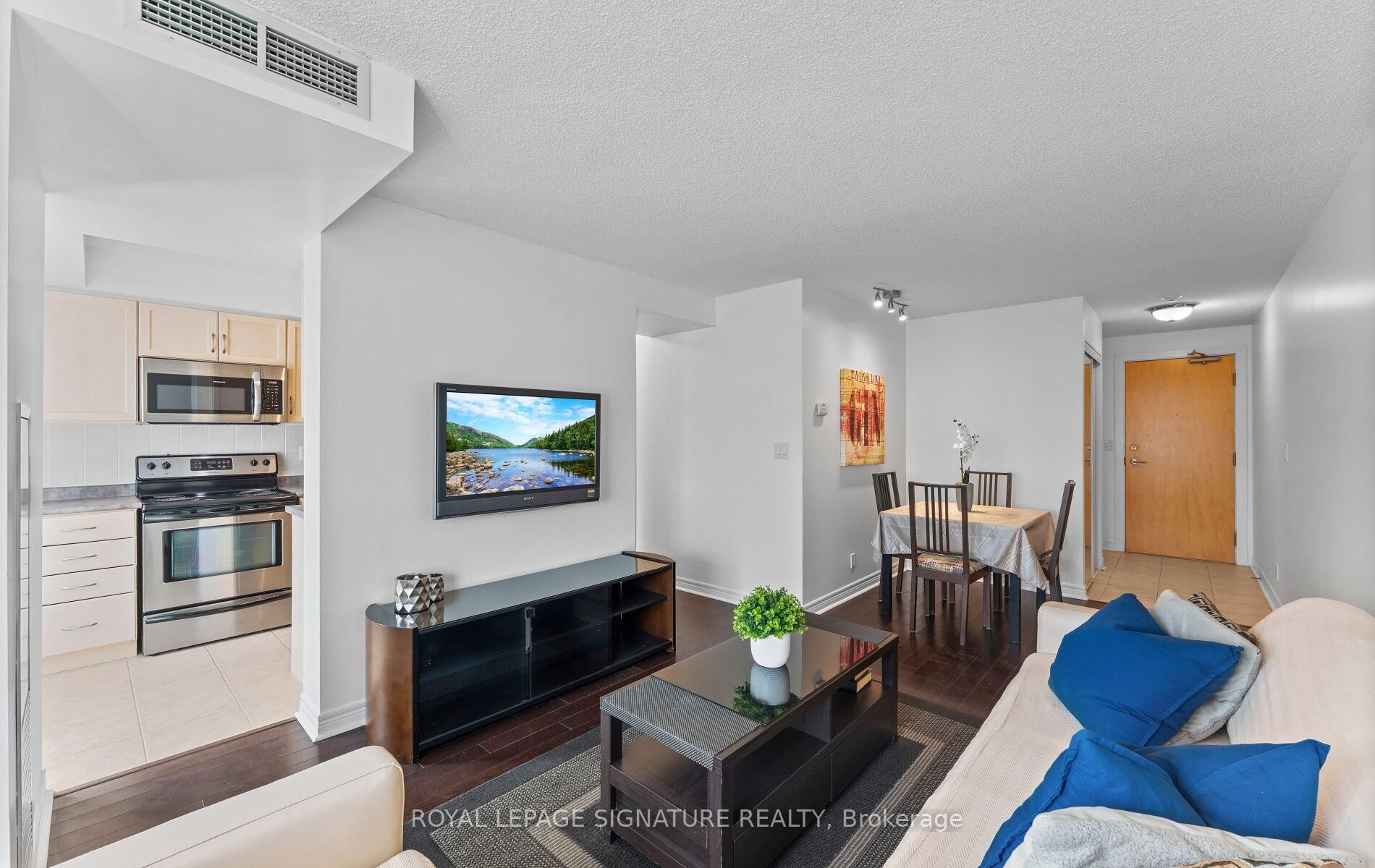 212 Eglinton Avenue E, Unit 1411