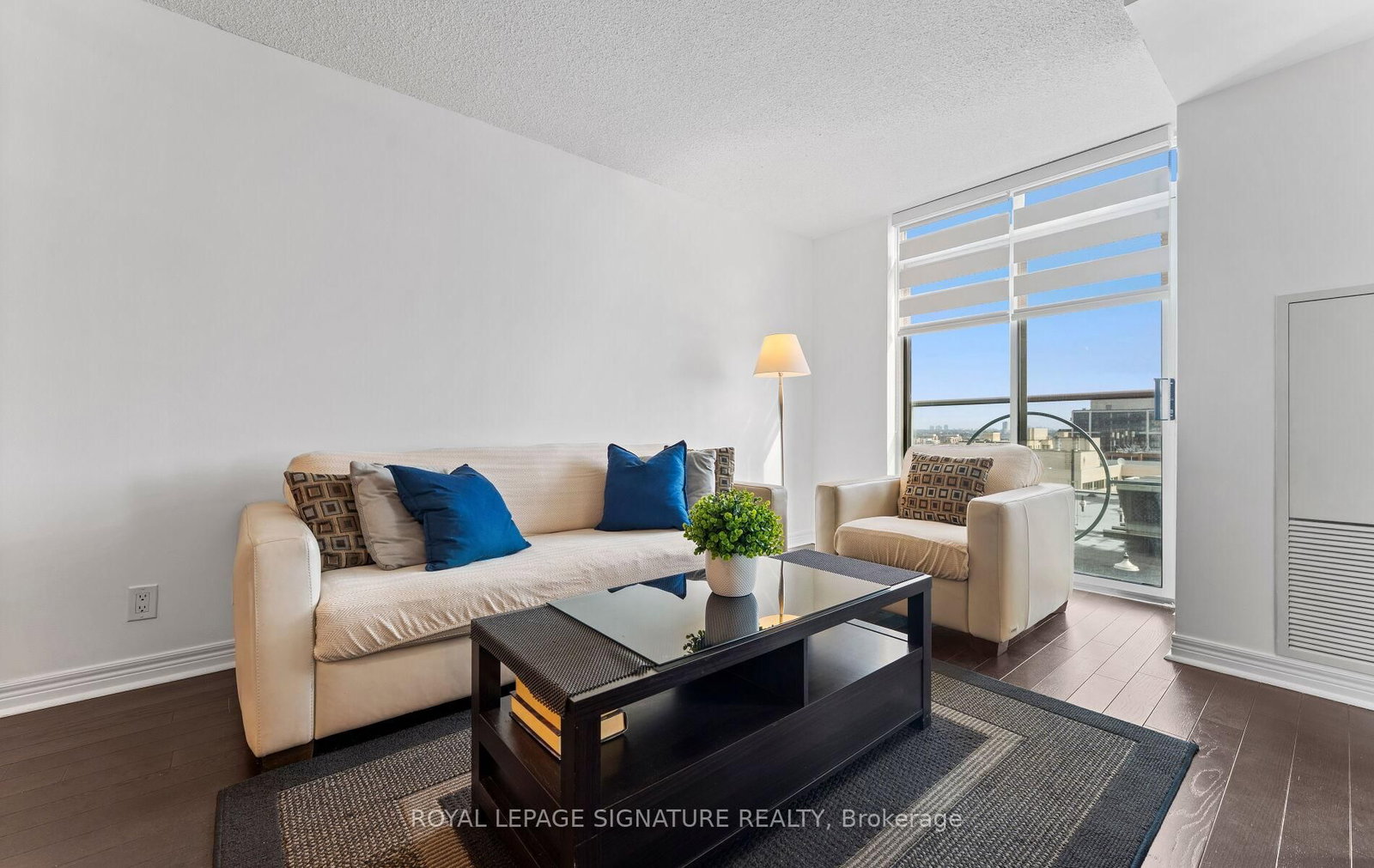 212 Eglinton Avenue E • #1411 • Toronto, ON photo 8