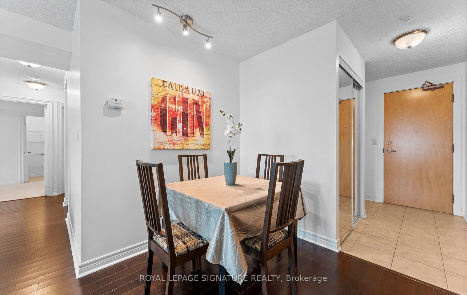 212 Eglinton Avenue E • #1411 • Toronto, ON photo 9