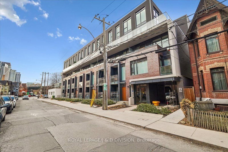 405 - 90 Niagara Street