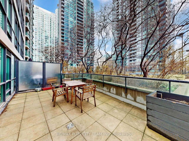 502 - 16 Yonge Street